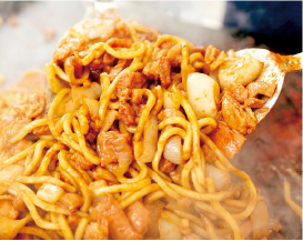 かみこみ豚入りみそホルモンうどん